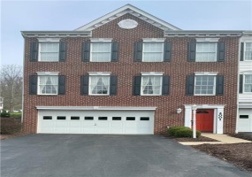 2001 Trillium Ct, Canonsburg, 15317, 3 Bedrooms Bedrooms, 9 Rooms Rooms,2.1 BathroomsBathrooms,Residential,For Sale,Trillium Ct,1699538