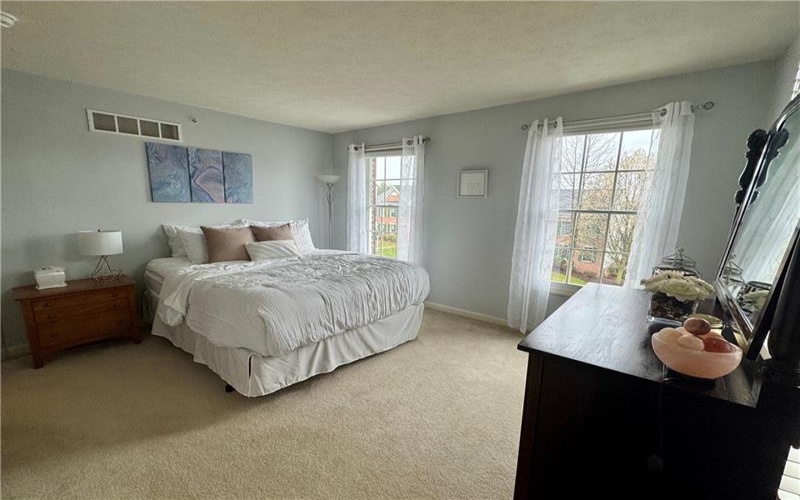 2001 Trillium Ct, Canonsburg, 15317, 3 Bedrooms Bedrooms, 9 Rooms Rooms,2.1 BathroomsBathrooms,Residential,For Sale,Trillium Ct,1699538