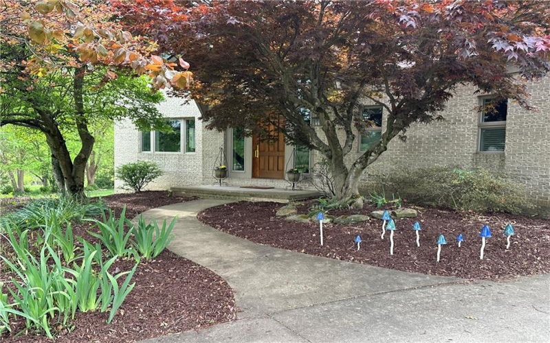 337 Saratoga Drive, Uniontown, 15401, 4 Bedrooms Bedrooms, ,3.2 BathroomsBathrooms,Residential,For Sale,Saratoga Drive,1699518