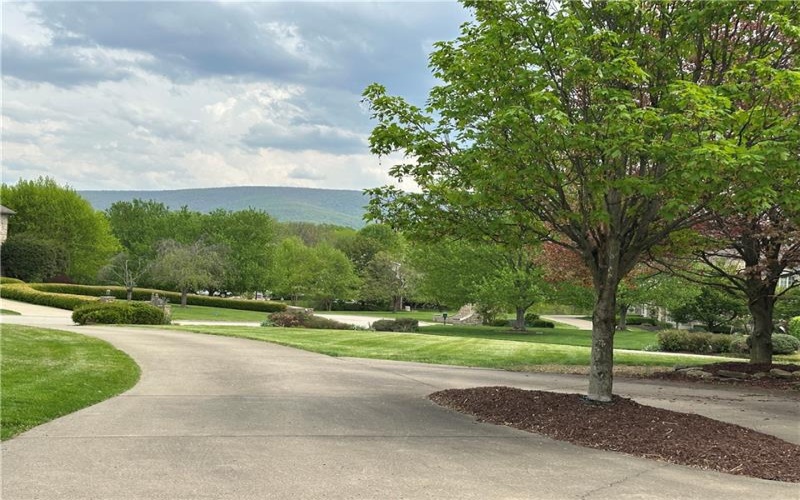 337 Saratoga Drive, Uniontown, 15401, 4 Bedrooms Bedrooms, ,3.2 BathroomsBathrooms,Residential,For Sale,Saratoga Drive,1699518