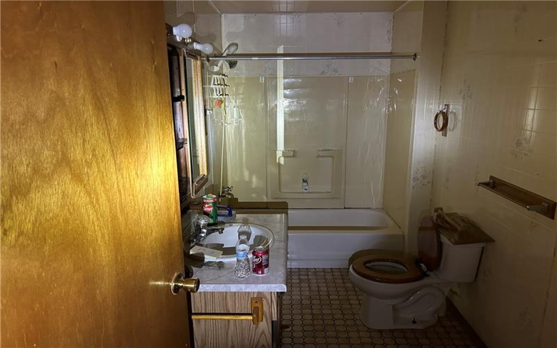 1706 Constitution Blvd, New Kensington, 15068, 3 Bedrooms Bedrooms, ,1 BathroomBathrooms,Residential,For Sale,Constitution Blvd,1699542