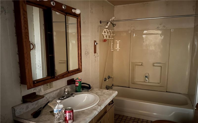 1706 Constitution Blvd, New Kensington, 15068, 3 Bedrooms Bedrooms, ,1 BathroomBathrooms,Residential,For Sale,Constitution Blvd,1699542