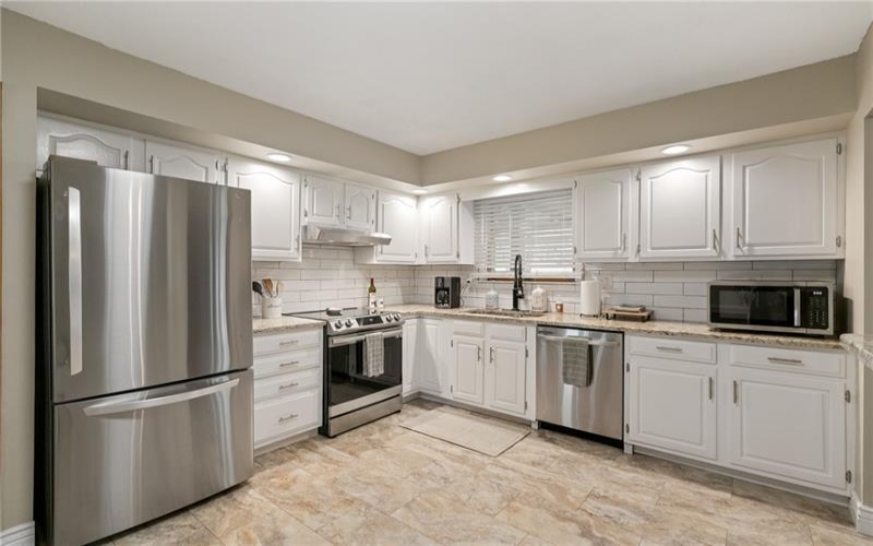 56 Russ St, Uniontown, 15401, 4 Bedrooms Bedrooms, 10 Rooms Rooms,3 BathroomsBathrooms,Residential,For Sale,Russ St,1699561