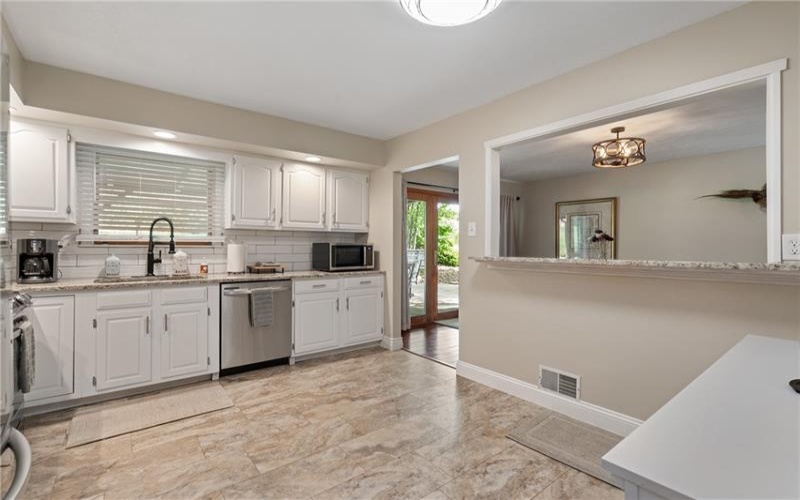 56 Russ St, Uniontown, 15401, 4 Bedrooms Bedrooms, 10 Rooms Rooms,3 BathroomsBathrooms,Residential,For Sale,Russ St,1699561