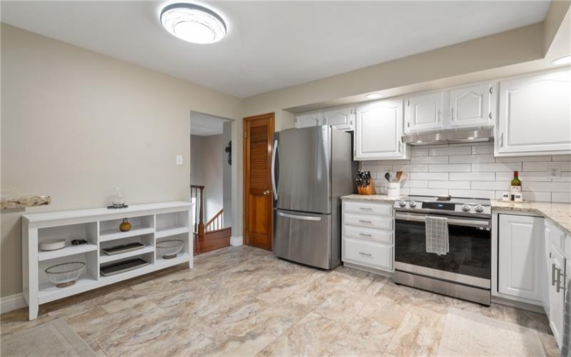 56 Russ St, Uniontown, 15401, 4 Bedrooms Bedrooms, 10 Rooms Rooms,3 BathroomsBathrooms,Residential,For Sale,Russ St,1699561