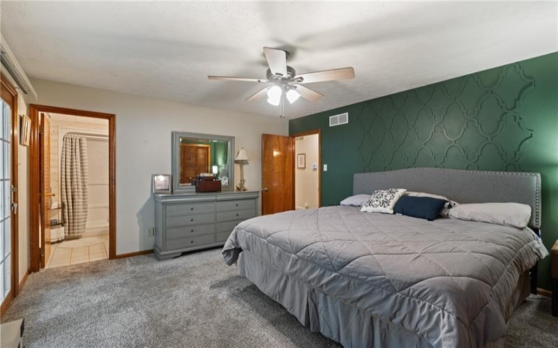 56 Russ St, Uniontown, 15401, 4 Bedrooms Bedrooms, 10 Rooms Rooms,3 BathroomsBathrooms,Residential,For Sale,Russ St,1699561