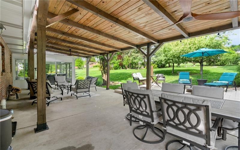 56 Russ St, Uniontown, 15401, 4 Bedrooms Bedrooms, 10 Rooms Rooms,3 BathroomsBathrooms,Residential,For Sale,Russ St,1699561