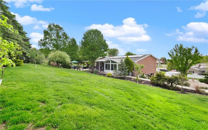 56 Russ St, Uniontown, 15401, 4 Bedrooms Bedrooms, 10 Rooms Rooms,3 BathroomsBathrooms,Residential,For Sale,Russ St,1699561
