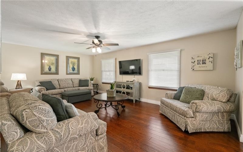 56 Russ St, Uniontown, 15401, 4 Bedrooms Bedrooms, 10 Rooms Rooms,3 BathroomsBathrooms,Residential,For Sale,Russ St,1699561