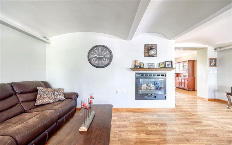 9 Saw Mill Ln, Hickory, 15340, 4 Bedrooms Bedrooms, ,4 BathroomsBathrooms,Residential,For Sale,Saw Mill Ln,1699570