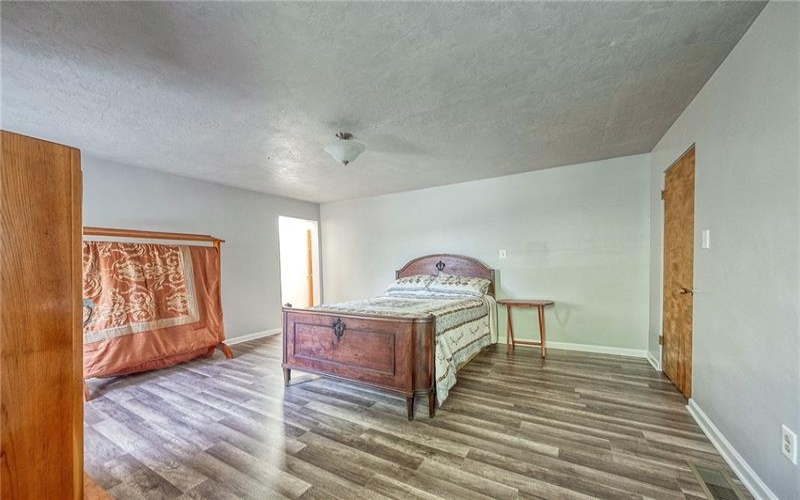 9 Saw Mill Ln, Hickory, 15340, 4 Bedrooms Bedrooms, ,4 BathroomsBathrooms,Residential,For Sale,Saw Mill Ln,1699570