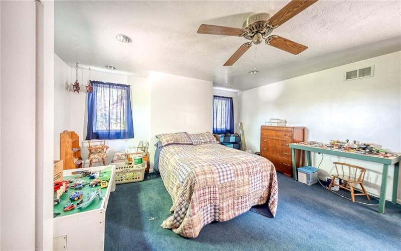 9 Saw Mill Ln, Hickory, 15340, 4 Bedrooms Bedrooms, ,4 BathroomsBathrooms,Residential,For Sale,Saw Mill Ln,1699570