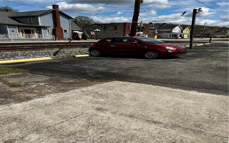 114 Laughlin St, Daeson, 15428, ,Commercial-industrial-business,For Sale,Laughlin St,1697938