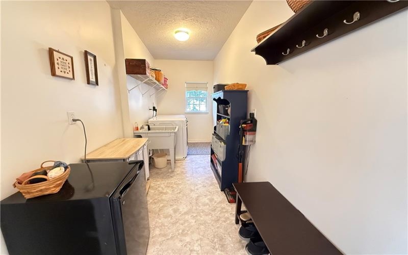 939 Castlegate Circle, Greensburg, 15601, 4 Bedrooms Bedrooms, 10 Rooms Rooms,2.1 BathroomsBathrooms,Residential,For Sale,Castlegate Circle,1699591