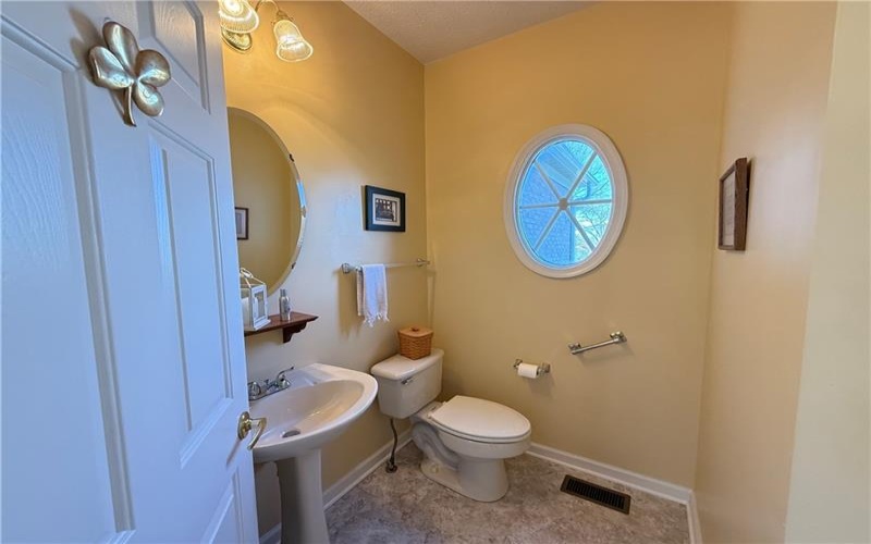 939 Castlegate Circle, Greensburg, 15601, 4 Bedrooms Bedrooms, 10 Rooms Rooms,2.1 BathroomsBathrooms,Residential,For Sale,Castlegate Circle,1699591