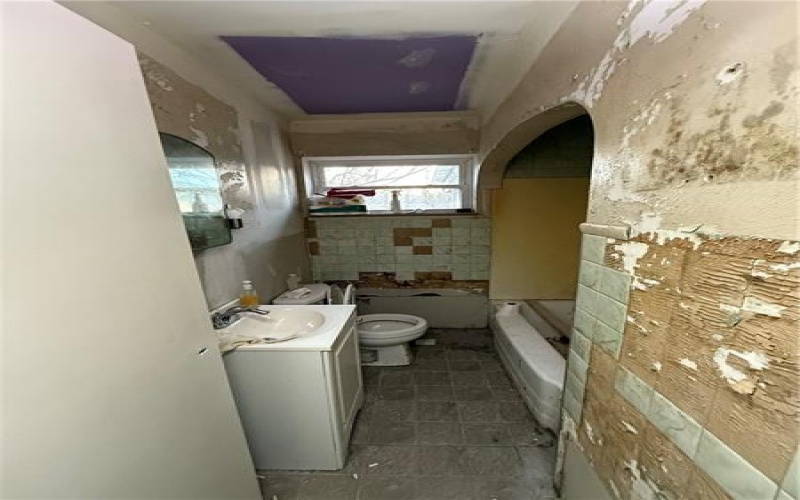 39 Eagle St, Charleroi, 15022, 4 Bedrooms Bedrooms, ,1.1 BathroomsBathrooms,Residential,For Sale,Eagle St,1699441