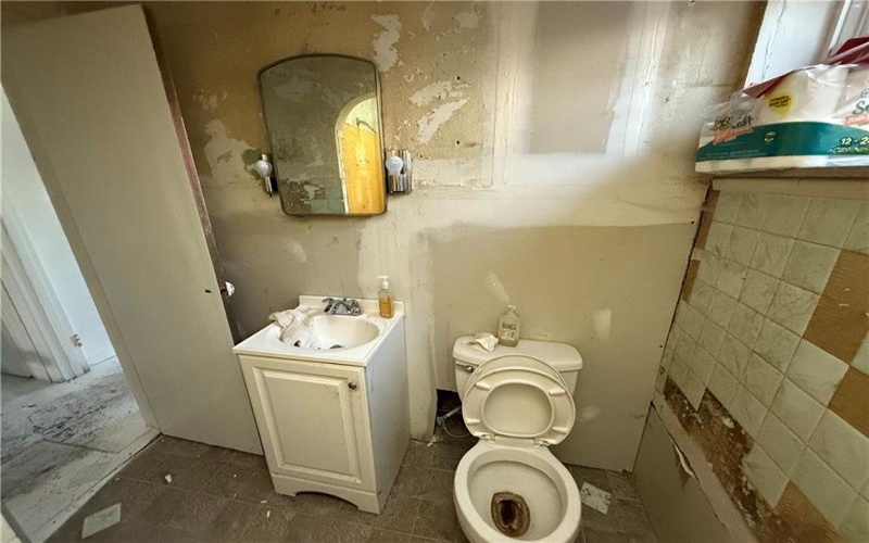 39 Eagle St, Charleroi, 15022, 4 Bedrooms Bedrooms, ,1.1 BathroomsBathrooms,Residential,For Sale,Eagle St,1699441