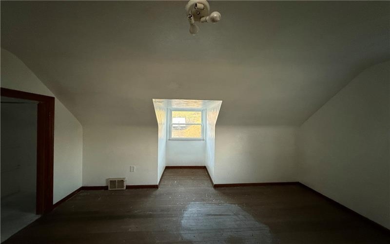39 Eagle St, Charleroi, 15022, 4 Bedrooms Bedrooms, ,1.1 BathroomsBathrooms,Residential,For Sale,Eagle St,1699441