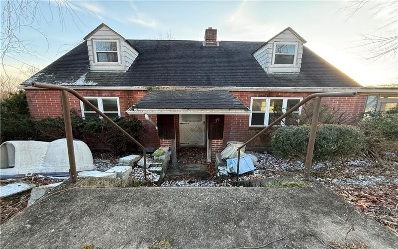 39 Eagle St, Charleroi, 15022, 4 Bedrooms Bedrooms, ,1.1 BathroomsBathrooms,Residential,For Sale,Eagle St,1699441