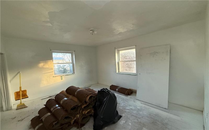 39 Eagle St, Charleroi, 15022, 4 Bedrooms Bedrooms, ,1.1 BathroomsBathrooms,Residential,For Sale,Eagle St,1699441