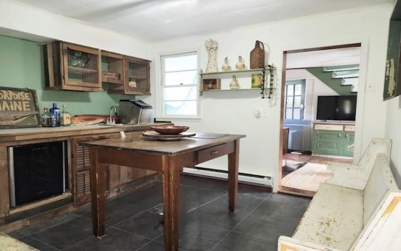 244 California Ave, Laughlintown, 15655, 3 Bedrooms Bedrooms, ,2 BathroomsBathrooms,Residential,For Sale,California Ave,1699627