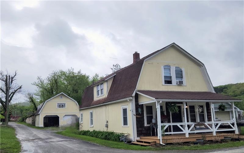 244 California Ave, Laughlintown, 15655, 3 Bedrooms Bedrooms, ,2 BathroomsBathrooms,Residential,For Sale,California Ave,1699627