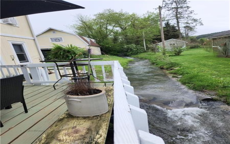 244 California Ave, Laughlintown, 15655, 3 Bedrooms Bedrooms, ,2 BathroomsBathrooms,Residential,For Sale,California Ave,1699627