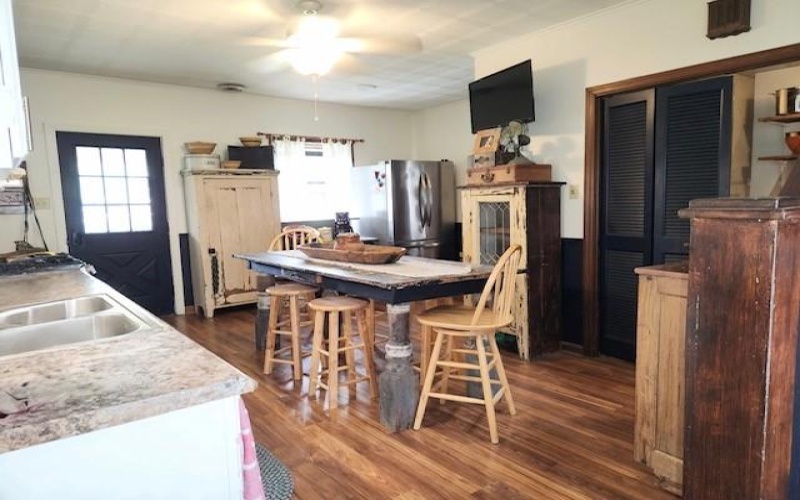 244 California Ave, Laughlintown, 15655, 3 Bedrooms Bedrooms, ,2 BathroomsBathrooms,Residential,For Sale,California Ave,1699627