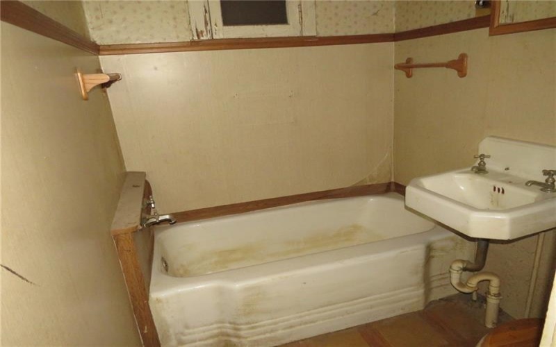 595 Amity Ridge Rd, Amity, 15311, 2 Bedrooms Bedrooms, ,2 BathroomsBathrooms,Residential,For Sale,Amity Ridge Rd,1699686