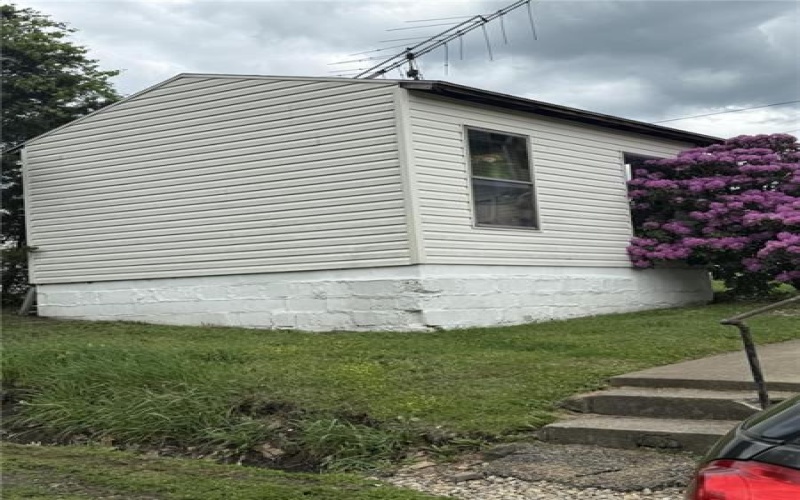 48 2nd Street, Dunbar, 15431, 3 Bedrooms Bedrooms, ,1 BathroomBathrooms,Residential,For Sale,2nd Street,1699697