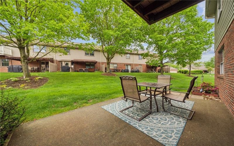 1426 Lyons Chase Cir, Murrysville, 15668, 2 Bedrooms Bedrooms, ,2 BathroomsBathrooms,Residential,For Sale,Lyons Chase Cir,1699703