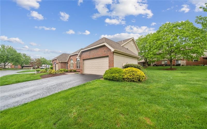 1426 Lyons Chase Cir, Murrysville, 15668, 2 Bedrooms Bedrooms, ,2 BathroomsBathrooms,Residential,For Sale,Lyons Chase Cir,1699703