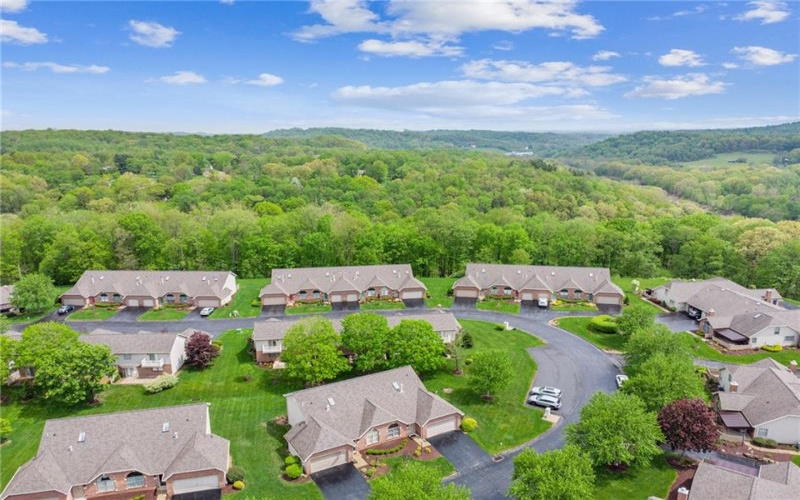 1426 Lyons Chase Cir, Murrysville, 15668, 2 Bedrooms Bedrooms, ,2 BathroomsBathrooms,Residential,For Sale,Lyons Chase Cir,1699703