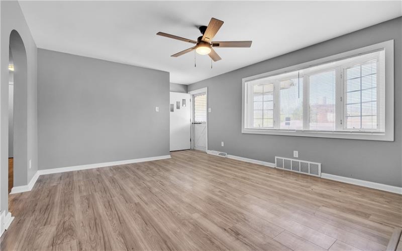 359 3rd St, Smithton, 15479, 3 Bedrooms Bedrooms, ,1 BathroomBathrooms,Residential,For Sale,3rd St,1699742
