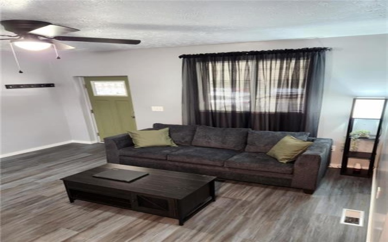 637-639 Bell Street, New Kensington, 15068, ,Multi-unit,For Sale,Bell Street,1669401
