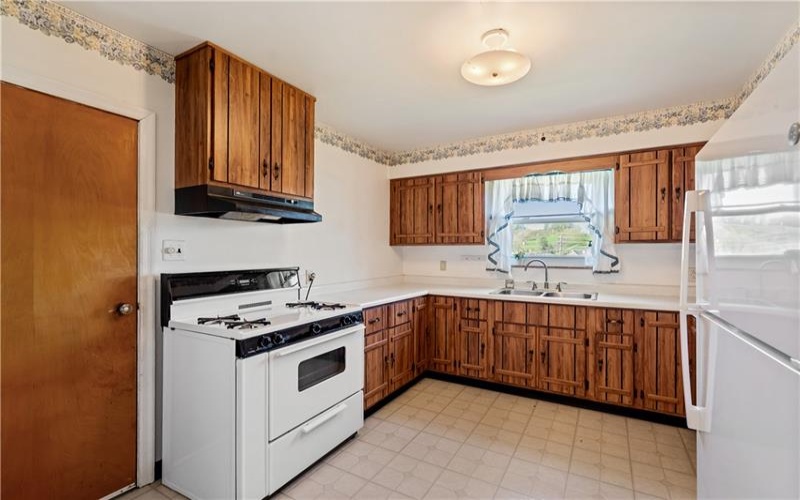21 Moyer Ave, Charleroi, 15022, 2 Bedrooms Bedrooms, 6 Rooms Rooms,1 BathroomBathrooms,Residential,For Sale,Moyer Ave,1699649