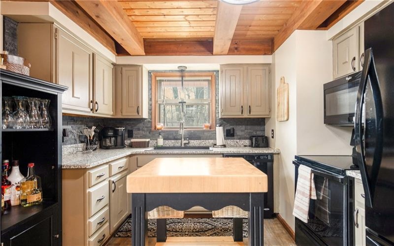 439 Zermatt Road, Boswell, 15531, 3 Bedrooms Bedrooms, ,2 BathroomsBathrooms,Residential,For Sale,Zermatt Road,1699704