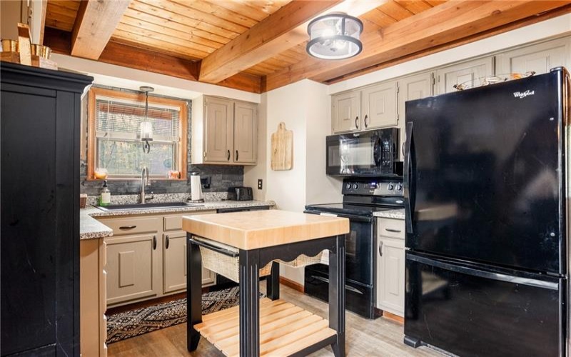 439 Zermatt Road, Boswell, 15531, 3 Bedrooms Bedrooms, ,2 BathroomsBathrooms,Residential,For Sale,Zermatt Road,1699704