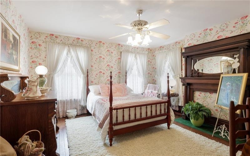 312 Main St, Ligonier, 15658, 6 Bedrooms Bedrooms, 11 Rooms Rooms,2 BathroomsBathrooms,Residential,For Sale,Main St,1699772