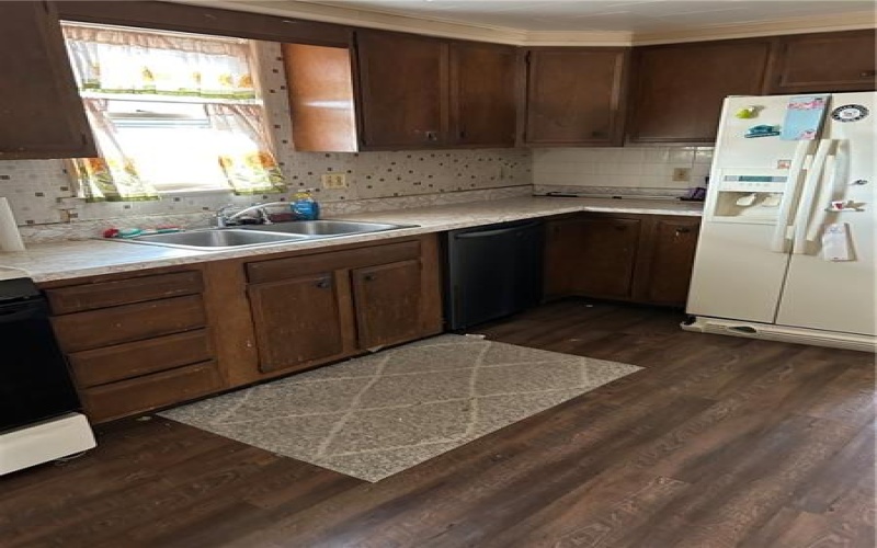 618 Fourth St, Monongahela, 15063, 4 Bedrooms Bedrooms, ,2.1 BathroomsBathrooms,Residential,For Sale,Fourth St,1699843