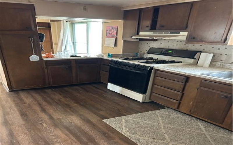 618 Fourth St, Monongahela, 15063, 4 Bedrooms Bedrooms, ,2.1 BathroomsBathrooms,Residential,For Sale,Fourth St,1699843