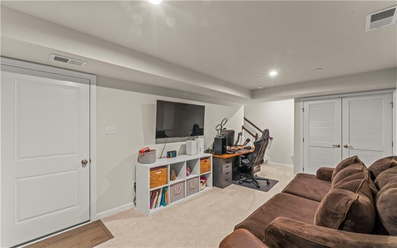 484 Greenwood Dr, Canonsburg, 15317, 3 Bedrooms Bedrooms, ,2.1 BathroomsBathrooms,Lease,For Sale,Greenwood Dr,1699916