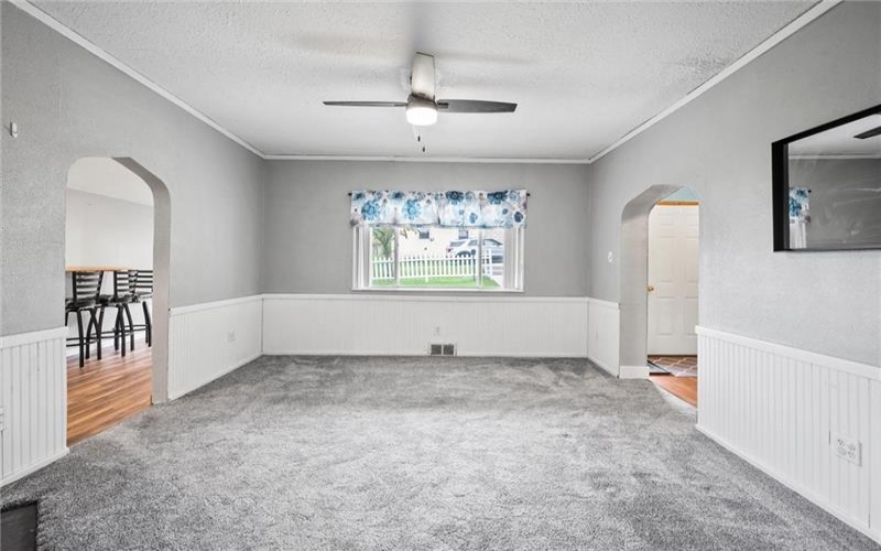 204 Bryant St, Vandergrift, 15690, 3 Bedrooms Bedrooms, 10 Rooms Rooms,2.1 BathroomsBathrooms,Residential,For Sale,Bryant St,1698463