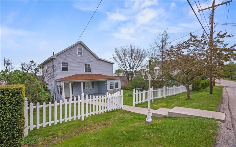 204 Bryant St, Vandergrift, 15690, 3 Bedrooms Bedrooms, 10 Rooms Rooms,2.1 BathroomsBathrooms,Residential,For Sale,Bryant St,1698463