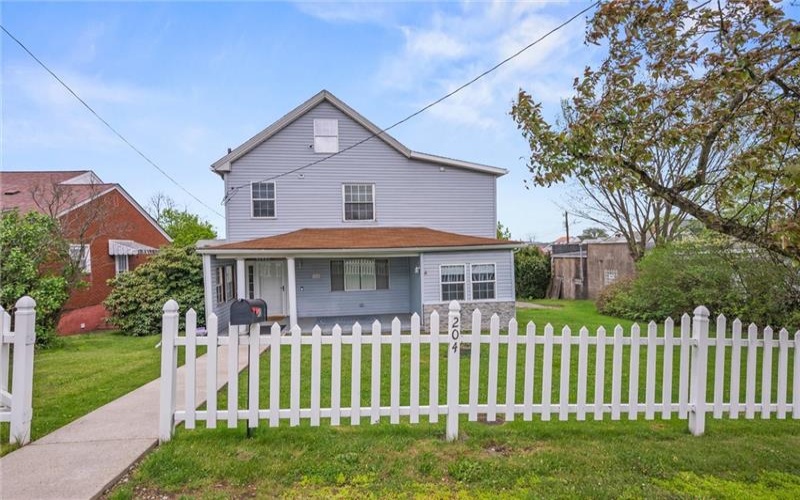 204 Bryant St, Vandergrift, 15690, 3 Bedrooms Bedrooms, 10 Rooms Rooms,2.1 BathroomsBathrooms,Residential,For Sale,Bryant St,1698463