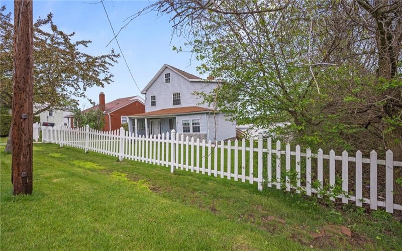 204 Bryant St, Vandergrift, 15690, 3 Bedrooms Bedrooms, 10 Rooms Rooms,2.1 BathroomsBathrooms,Residential,For Sale,Bryant St,1698463