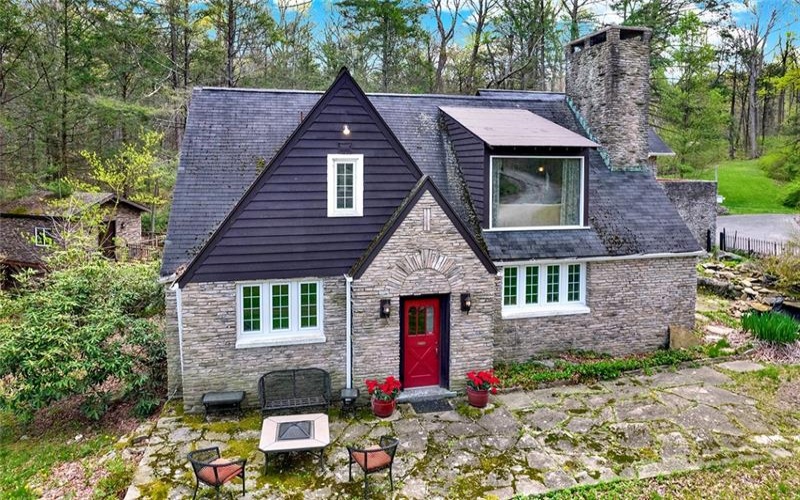 120 Furnace Run, Laughlintown, 15655, 4 Bedrooms Bedrooms, ,3 BathroomsBathrooms,Residential,For Sale,Furnace Run,1699650