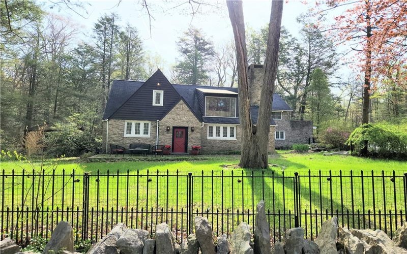 120 Furnace Run, Laughlintown, 15655, 4 Bedrooms Bedrooms, ,3 BathroomsBathrooms,Residential,For Sale,Furnace Run,1699650