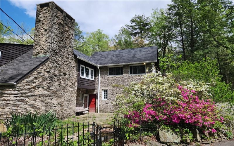 120 Furnace Run, Laughlintown, 15655, 4 Bedrooms Bedrooms, ,3 BathroomsBathrooms,Residential,For Sale,Furnace Run,1699650