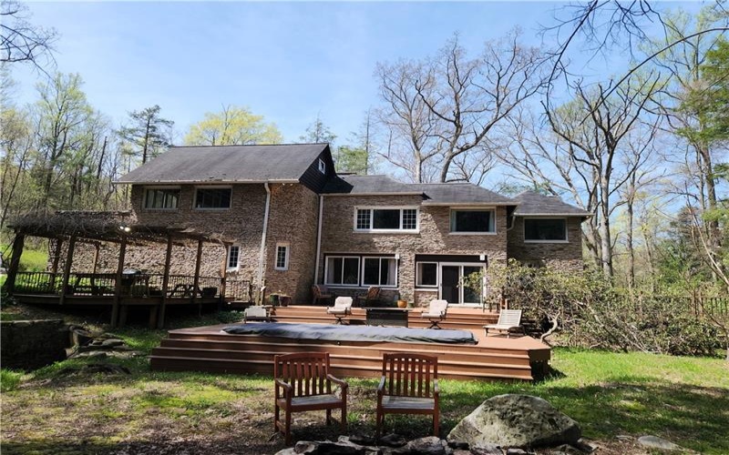 120 Furnace Run, Laughlintown, 15655, 4 Bedrooms Bedrooms, ,3 BathroomsBathrooms,Residential,For Sale,Furnace Run,1699650